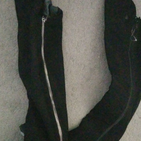 Boots - Picture 4 of 5